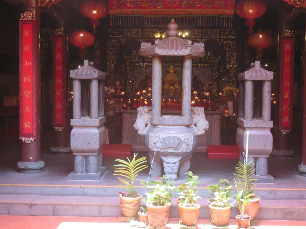 MY: Kuala Terengganu; Ho Ann Kiong Tempel; Altarraum.