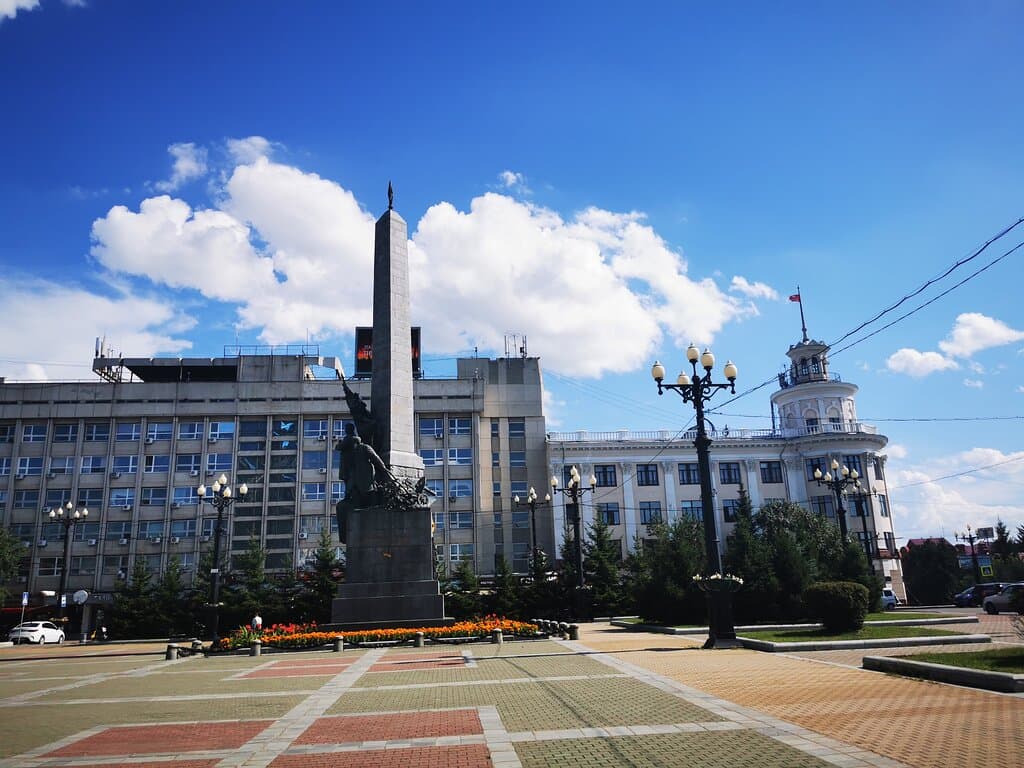 Примерно так выглядела Комсомольская в 70-е гг.