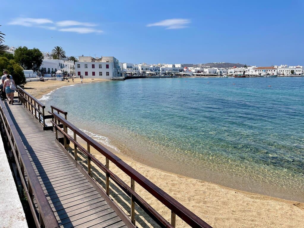 Old Port Beach is not one of Mykonos’ glamorous beaches but it might be convenient if you are staying in or near Mykonos town.