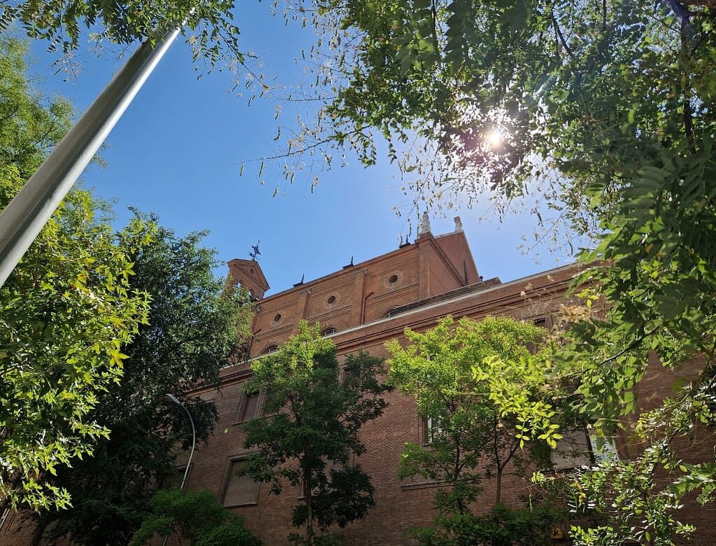 Great looking building