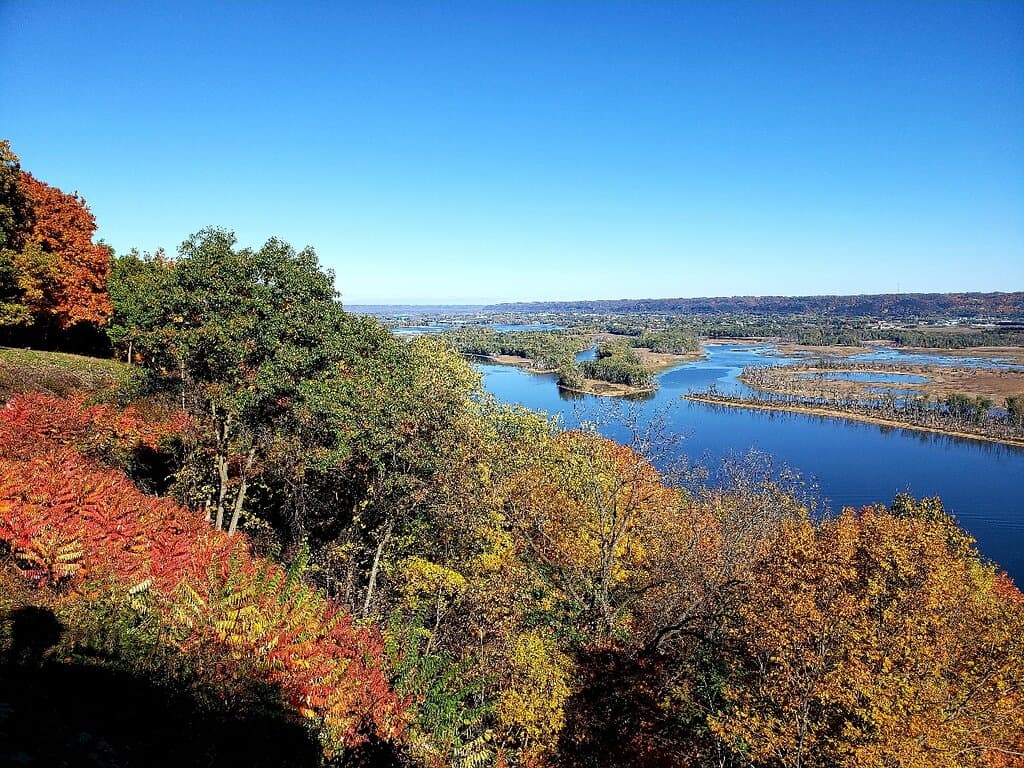 Pikes Peak State Park Iowa