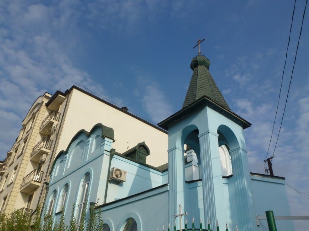 Покровская церковь в Дербенте (разные ракурсы)