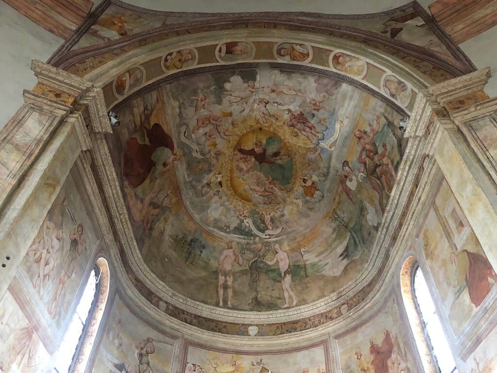 La volta affrescata del Presbiterio !  