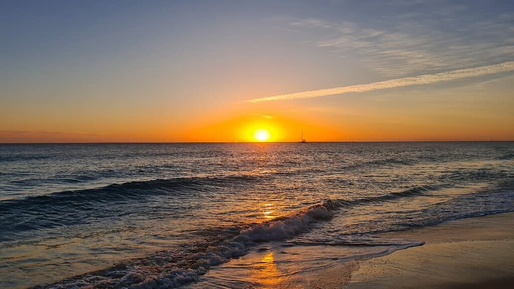 Zonsondergang op het strand