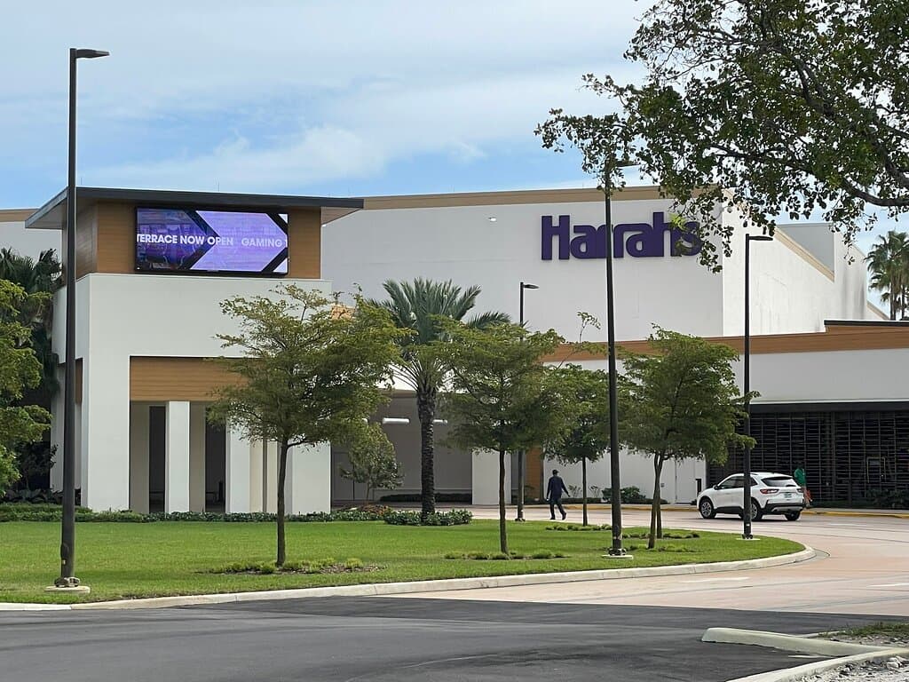 Harrahs front entrance