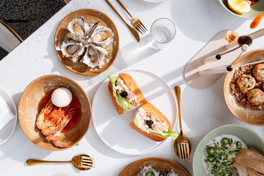 Noosa River Views  Boasting amazing views of the Noosa River, Lanai serves as an ideal venue for extended lunches, afternoon snacks, or romantic evenings.