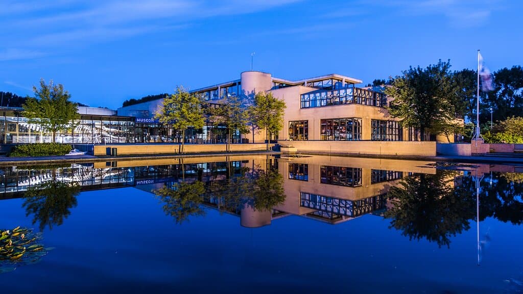 Buitenkant Museumgebouw van Museon-Omniversum
