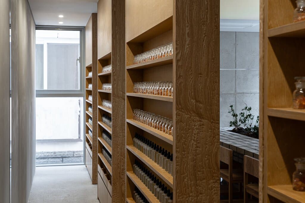 This is a space where you can smell and choose from 60 different scents.