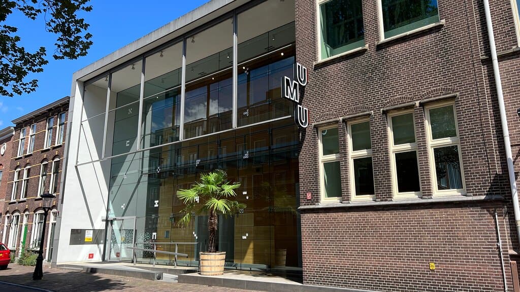 De gevel van het Universiteitsmuseum (UMU)
