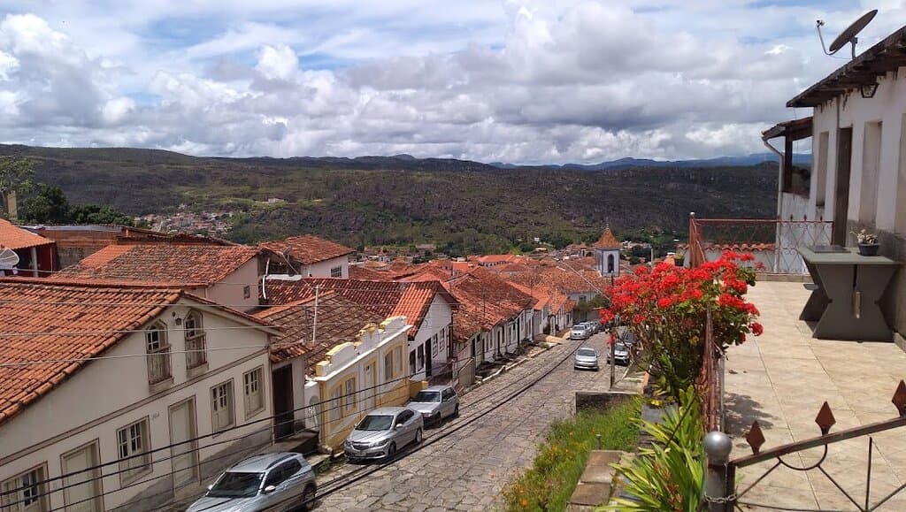 Igreja ao fundo