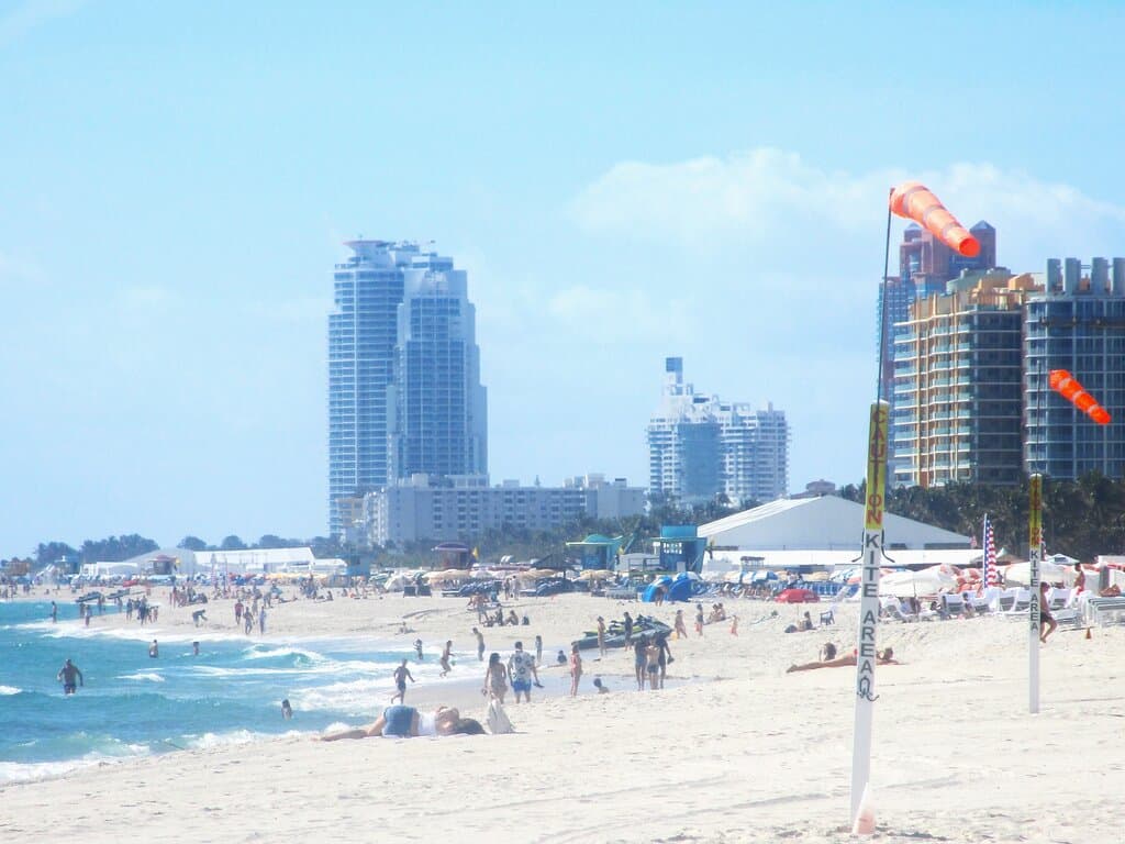 Kite area between 24th and 26th streets, South Beach, Miami, FL