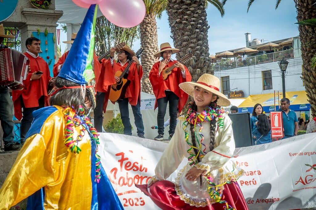 Danzas en FestiSabores 2023