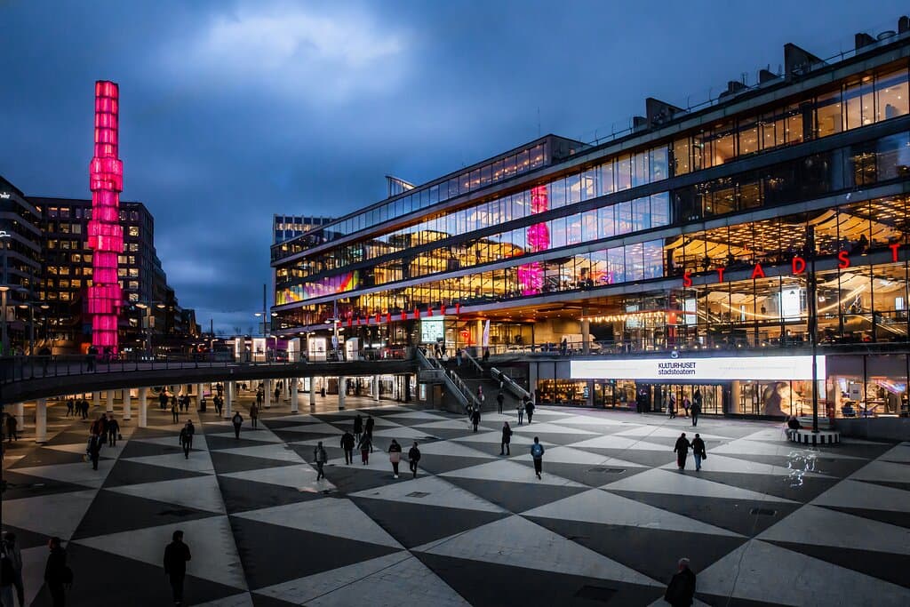 Kulturhuset Stadsteatern sett från Sergels torg. 