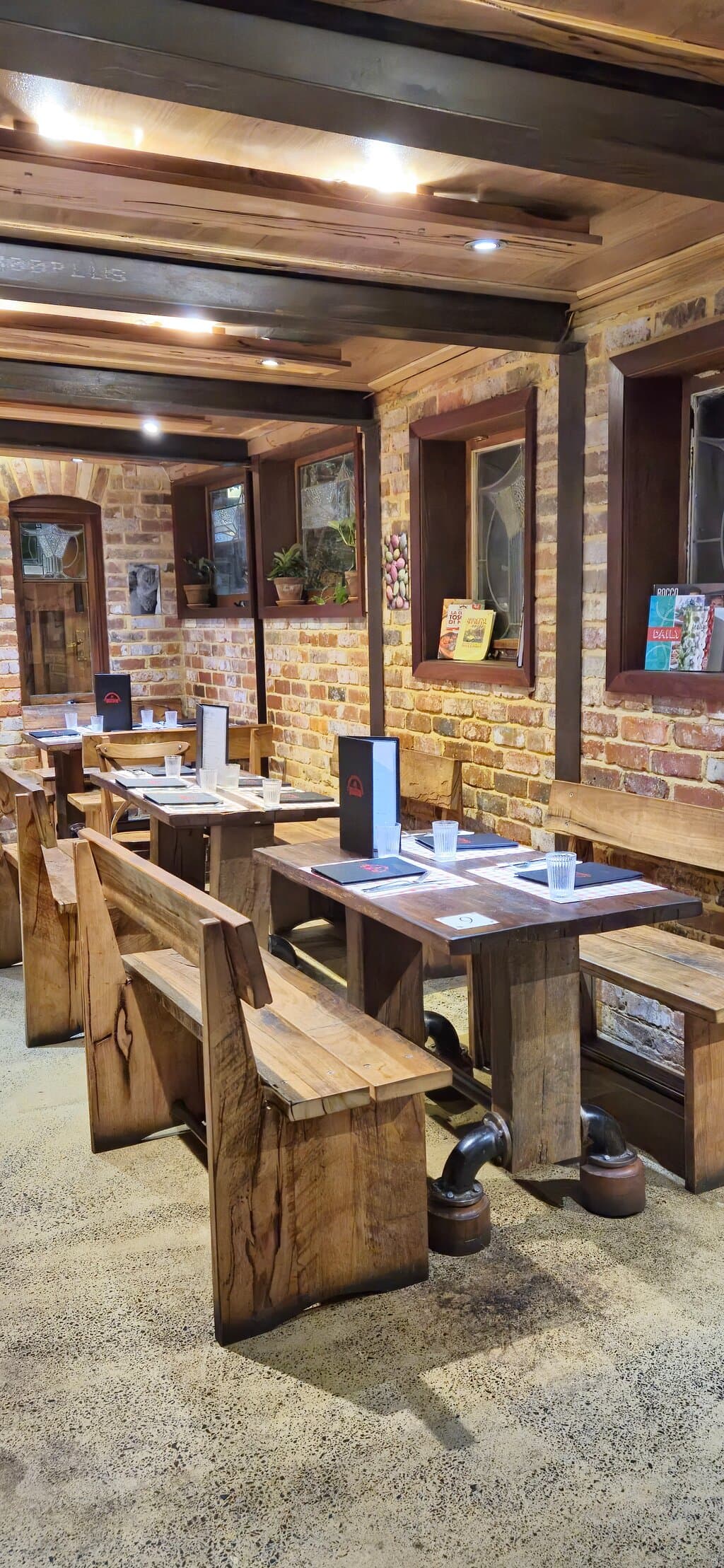 PIZZICA ITALIAN RESTAURANT, Pizzeria & Charcoal Grill Cuisine