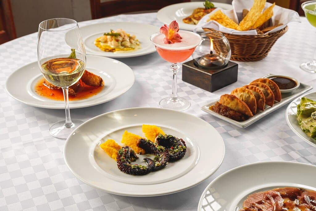 La Vitrola Restaurante Bar