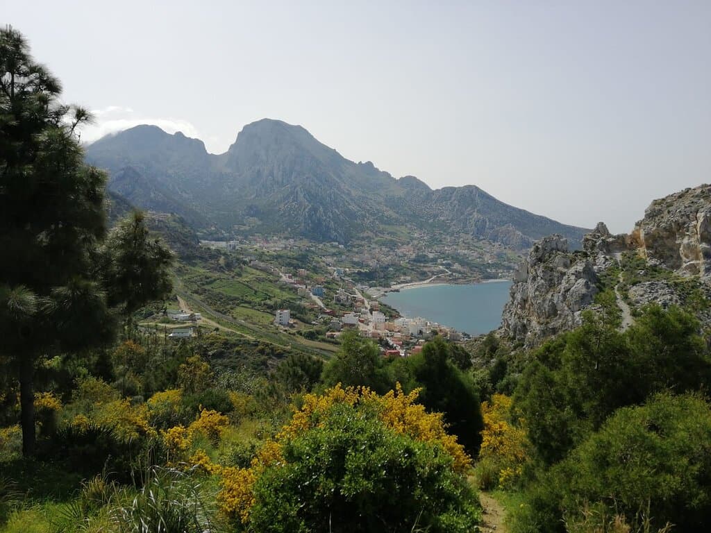 Mujer muerta y Belyounech desde Ceuta