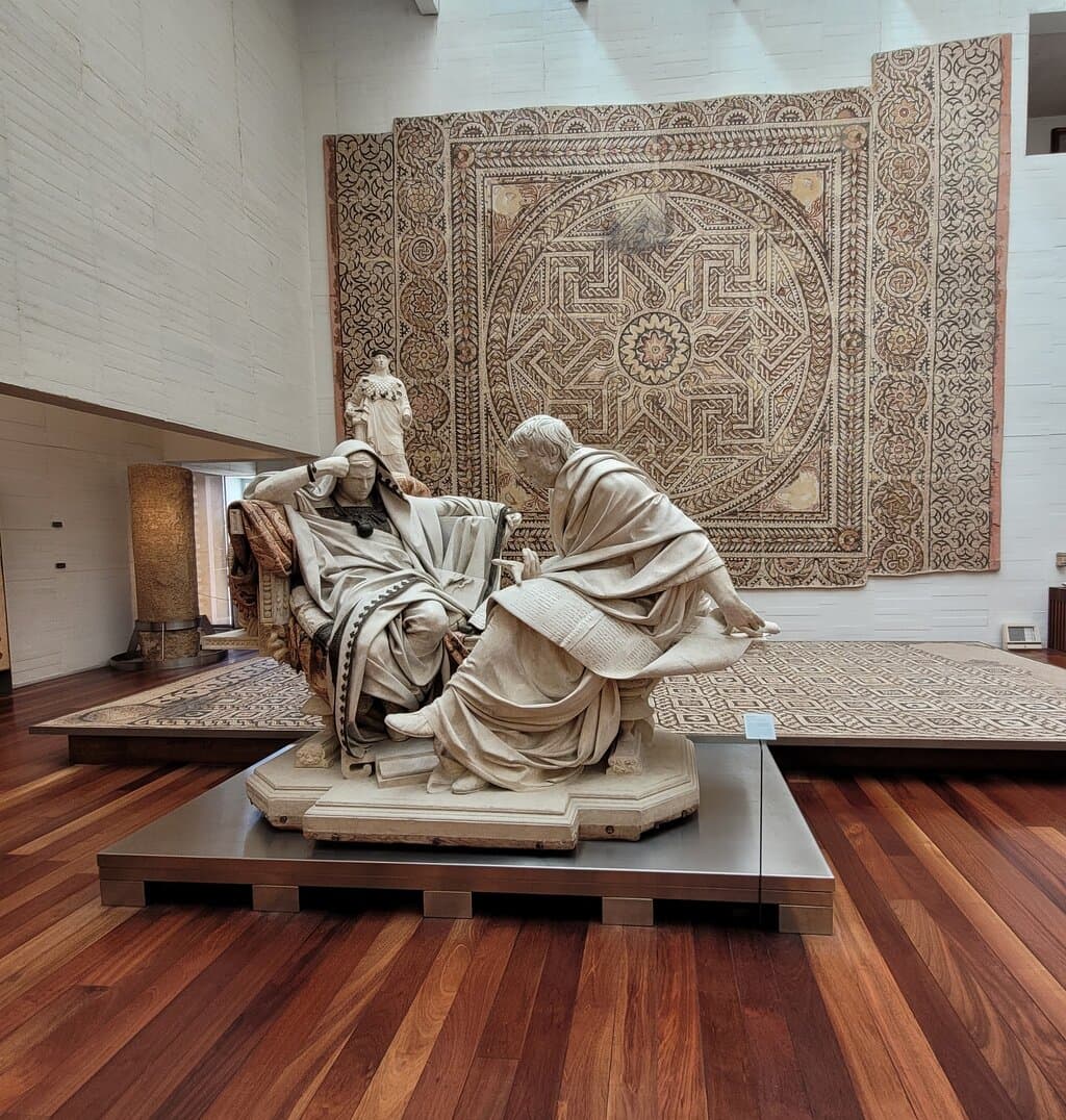 Escultura "La educación de Nerón"
