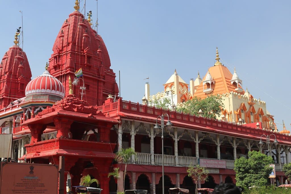 2.  Gaur Shankar Temple (and Digambara Jain Temple), Chadni Chowk, Old Delhi, India (April 2024)
