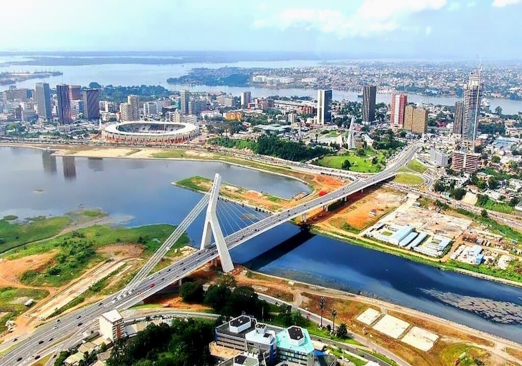 BAIE DE COCODY ET PONT OUATTARA