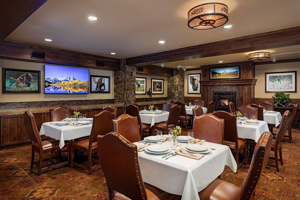 Our onsite restaurant, the Whistling Grizzly, serves delicious, locally sourced cuisine in a relaxing western ambiance.