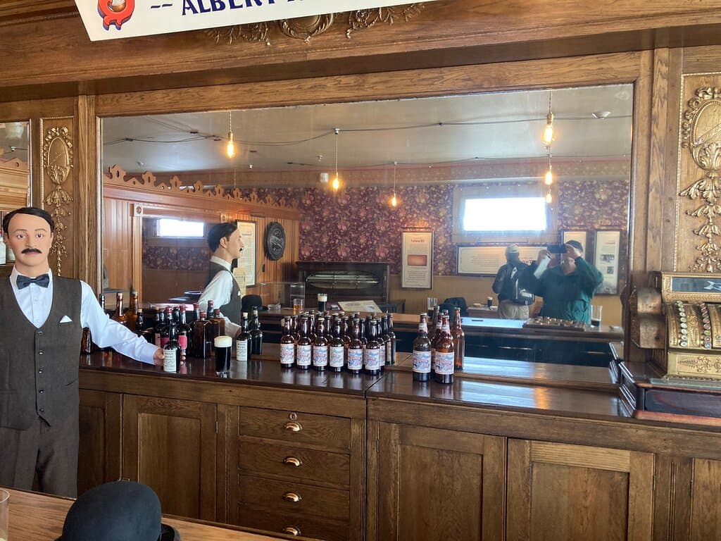 Mascot Saloon