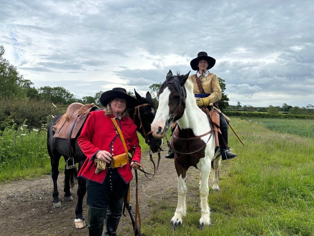 Dragoon in red and cavalry - The Troop