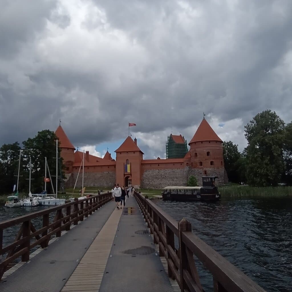 Ponte do castelo de Traka8