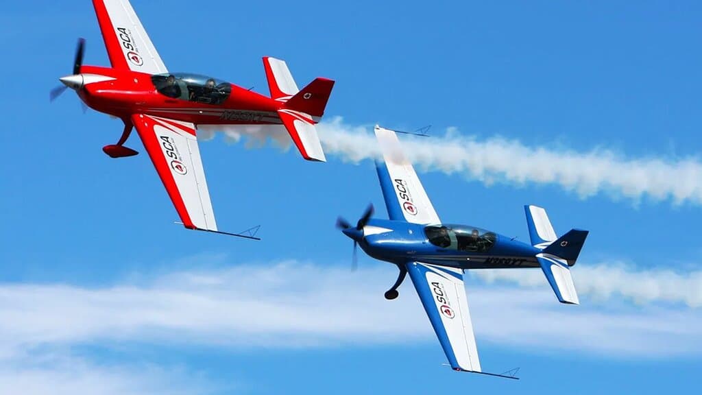 Fly crazy maneuvers at Sky Combat Ace