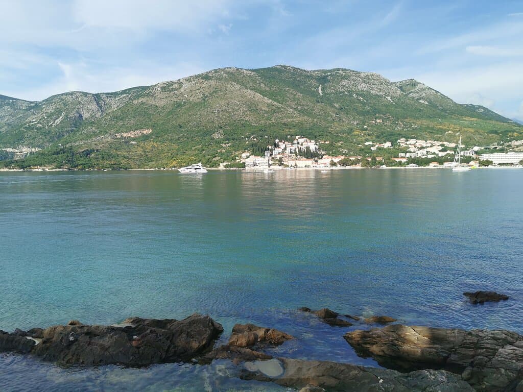 Beach Kamem Mali em Cavtat