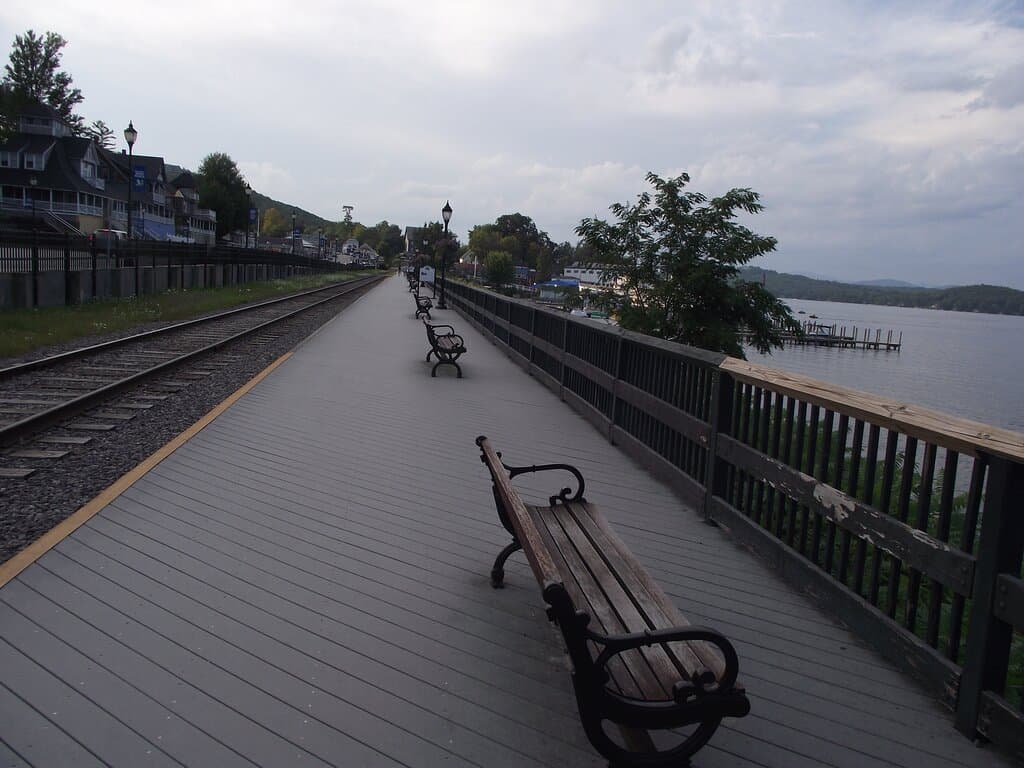 NH - WEIRS BEACH - BOARDWALK - NEAR THE MIDDLE