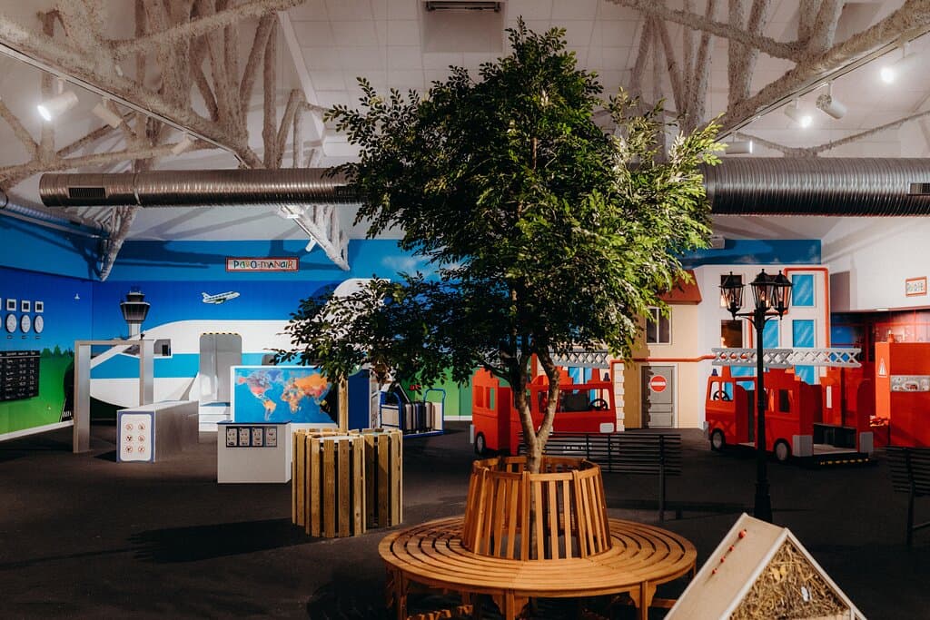 L’univers de Palomano City stimule l’imaginaire des enfants qui y créent instinctivement des jeux de rôle et des scénarios. Durant deux heures, ils seront tour à tour pompiers, chirurgiens, chefs de rayon ou pourront s’imaginer chefs d’un grand restaurant...