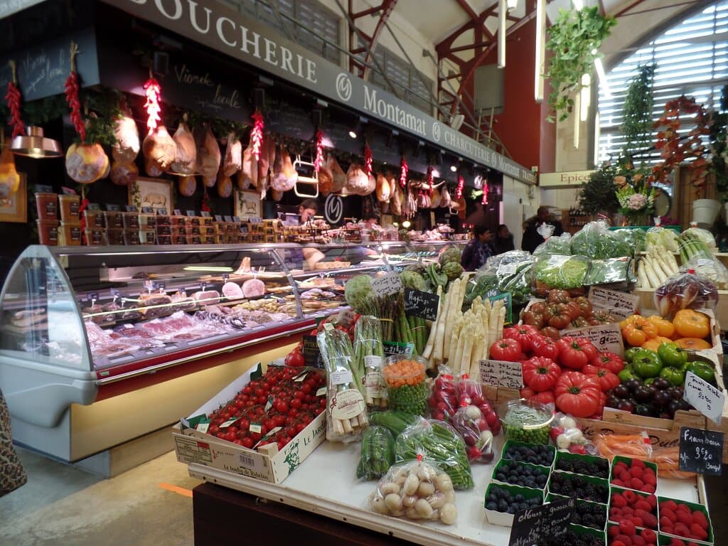 Fleisch, Wurst & Gemüse in der Halle