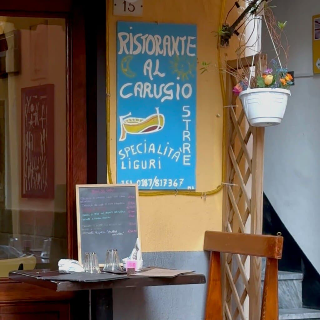 Ristorante al Carugio - Monterosso al Mare - cinque terre - Liguria  Prenota subito il tuo tavolo! Chiama: +39 0187 817367 o vai al LINK IN BIO.  ➡️"Ristorante al Carugio: atmosfera dei caruggi liguri."⬅️ 📌DOVE SIAMO  👉Via San Pietro n 9, Monterosso al Mare, Italy - 5 terre.  Siamo aperti tutti i giorni tranne il Sabato ⏰dalle 12:00 alle 14:30 a pranzo; ⏰e 18:00 alle 21:00 a cena; https://linktr.ee/ristorantealcarugio  #ristorantealcarugio #monterossoalmare #5terre