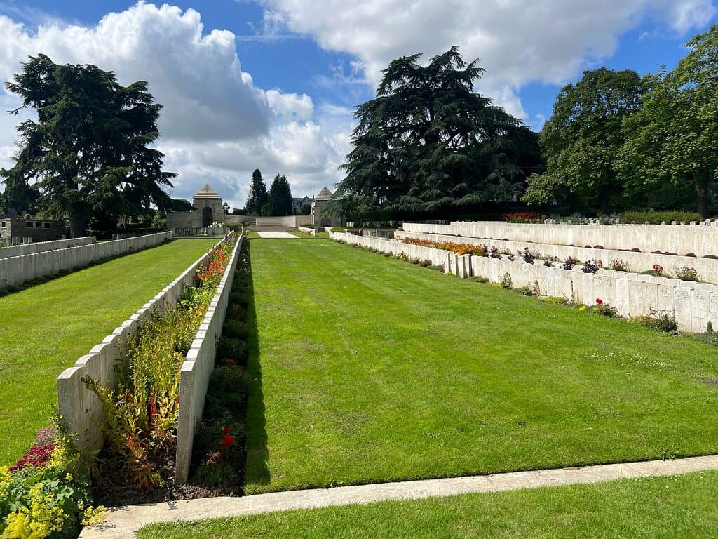 Longuenesse Souvenir Cemetery Saint-Omer