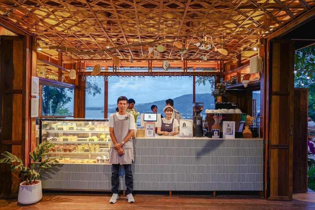 Wellcome To Baanrai I Talay Cafe Phuket