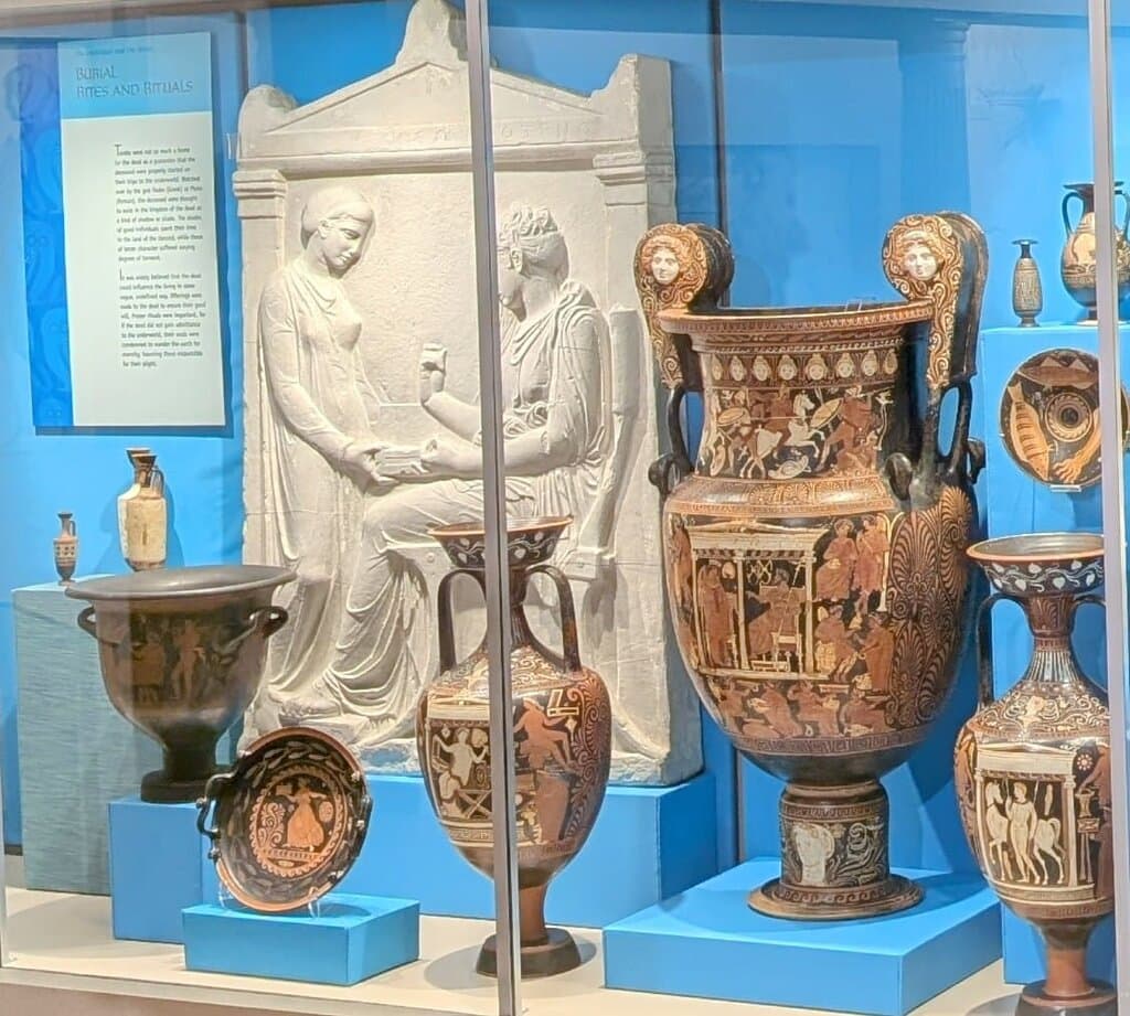 3rd C BC urns.
