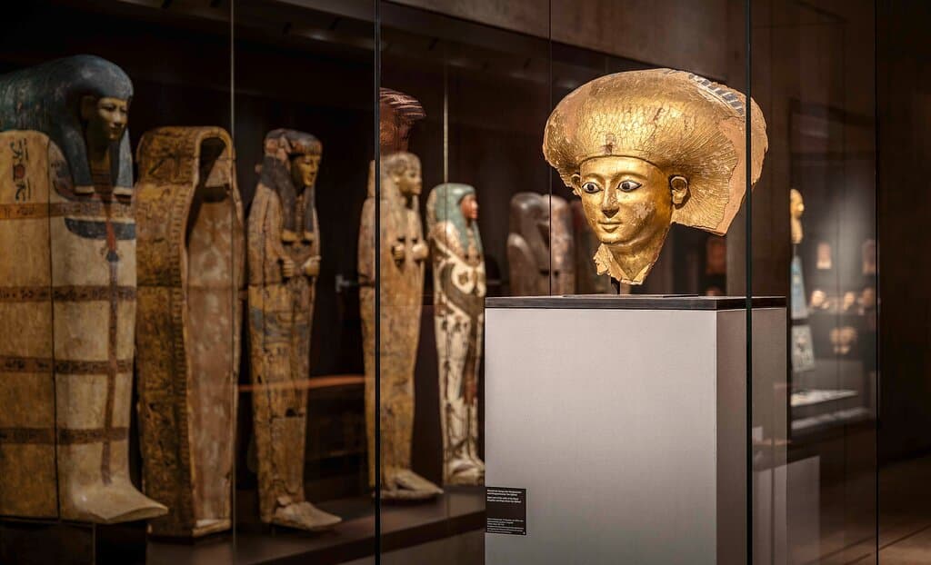 Das Prachtstück des Museums ist die goldene Maske der Königin Sat-Djehuti im Raum "Jenseitsglaube".