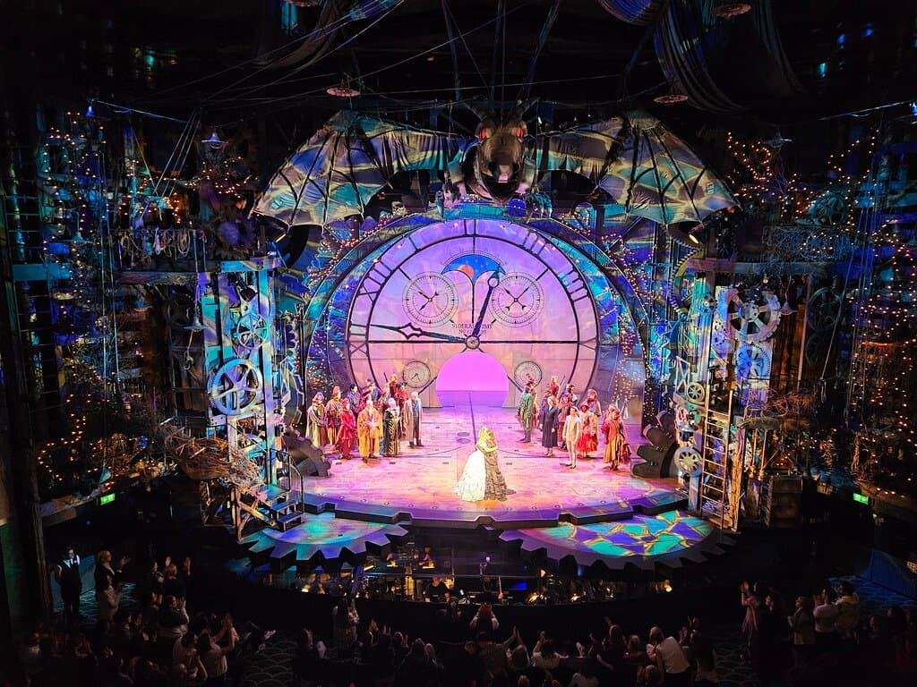 Apollo Victoria Theatre