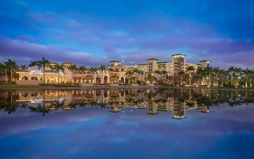 Seminole Casino Coconut Creek offers an energized and upscale local’s casino experience featuring over 2,300 Las Vegas-style slot machines and  live Table Games with real dealers and real cards, including Blackjack, Baccarat, 3-card Poker and more, along with 30 tables of live Poker. For guests who prefer a non-smoking environment, Coco’s Smoke-Free Pavilion offers over 300 smoke-free Slots as well as eight live Table Games with convenient access via the West Lot entrance.