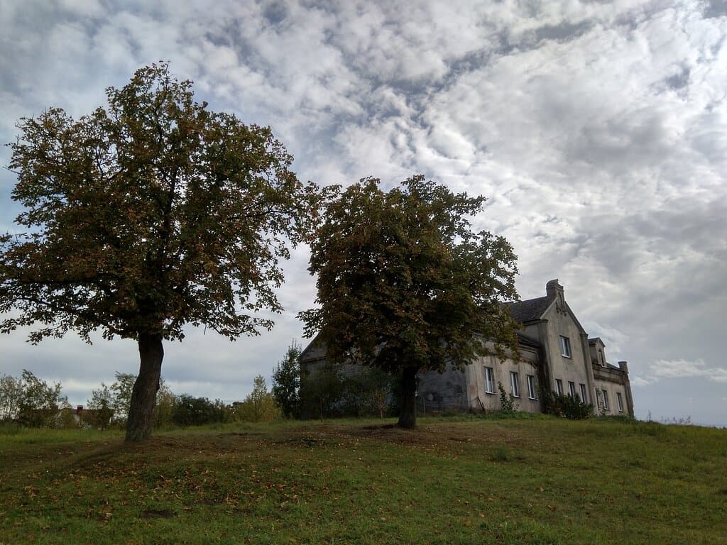 Priluki Palace and Park