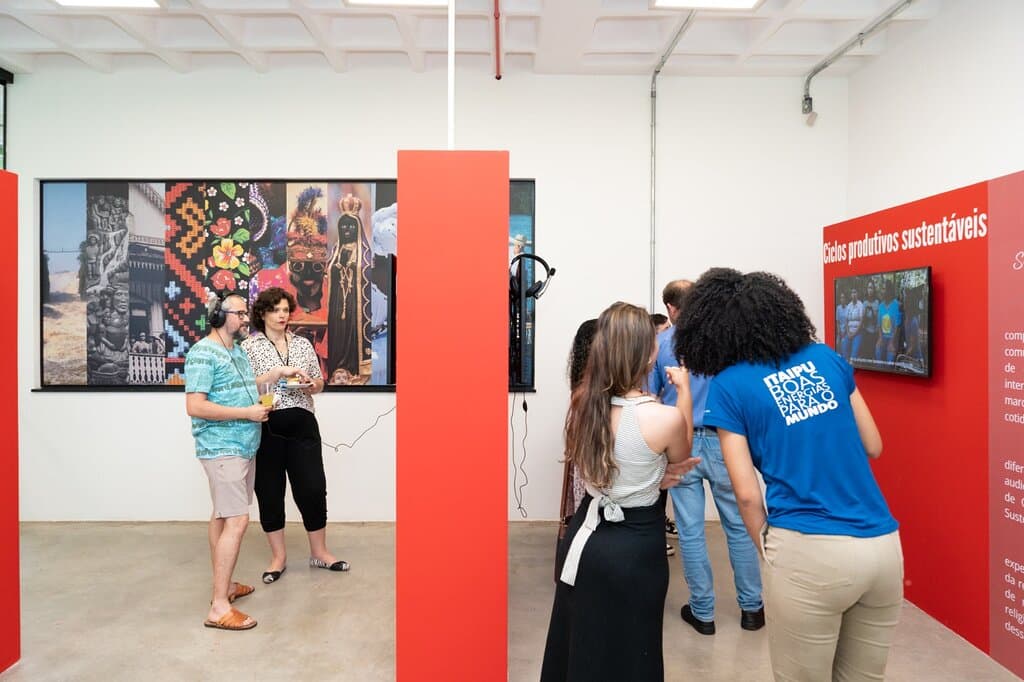 Território de Memórias: Episódios da série "Rodas de Memória," que conectam histórias e saberes de diversas comunidades da região.