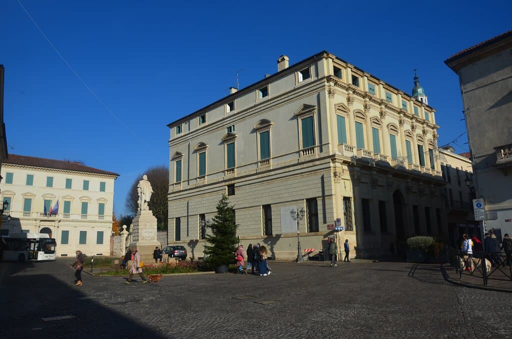 la piazza
