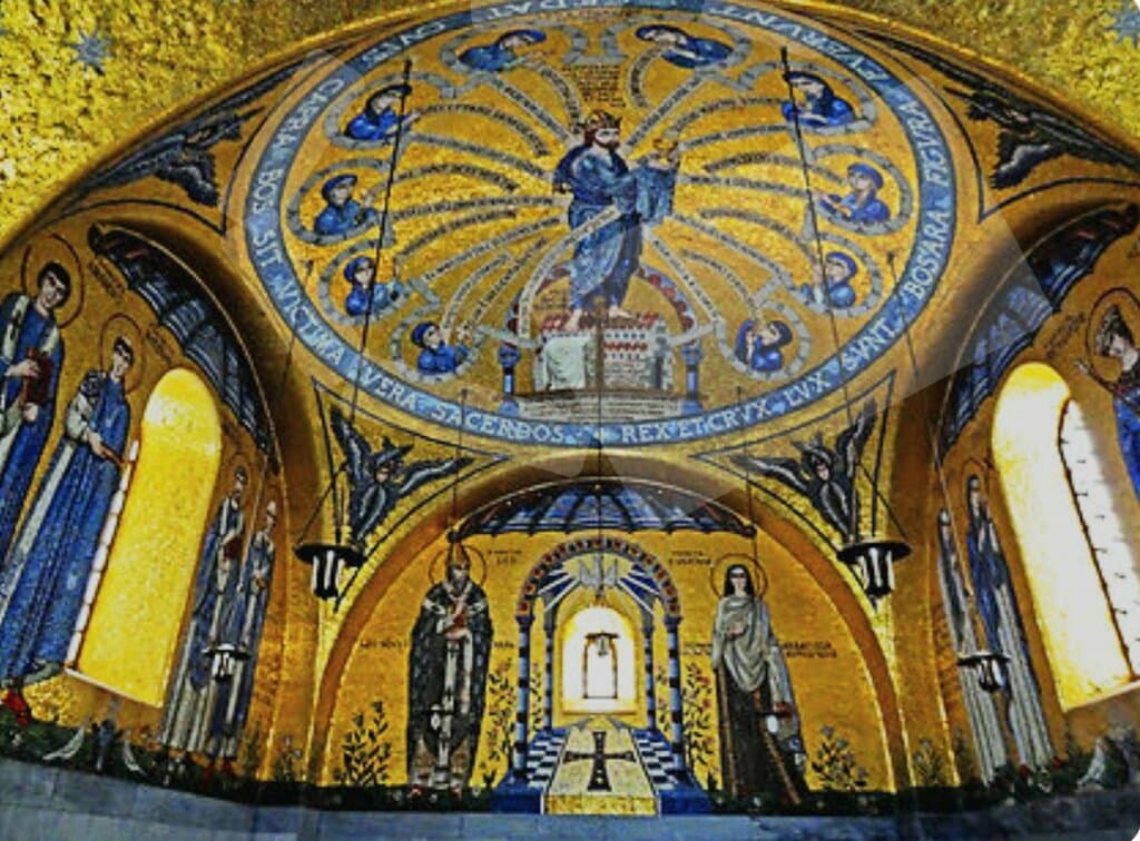 Magnifique mosaïque de la chapelle des larmes 