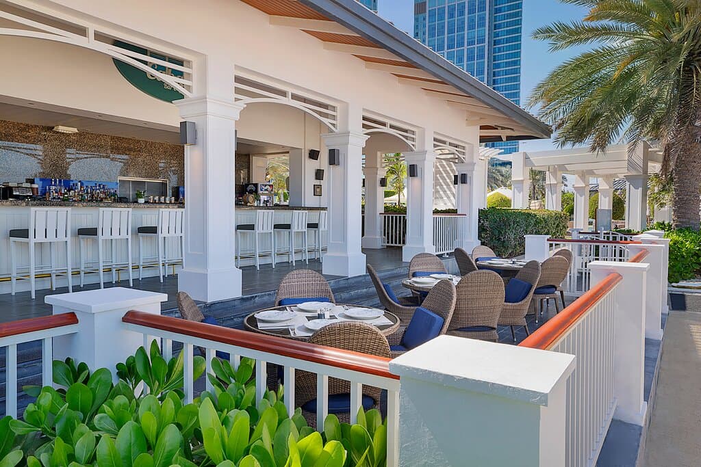 Enjoy healthy and mouthwatering delights by the beach 