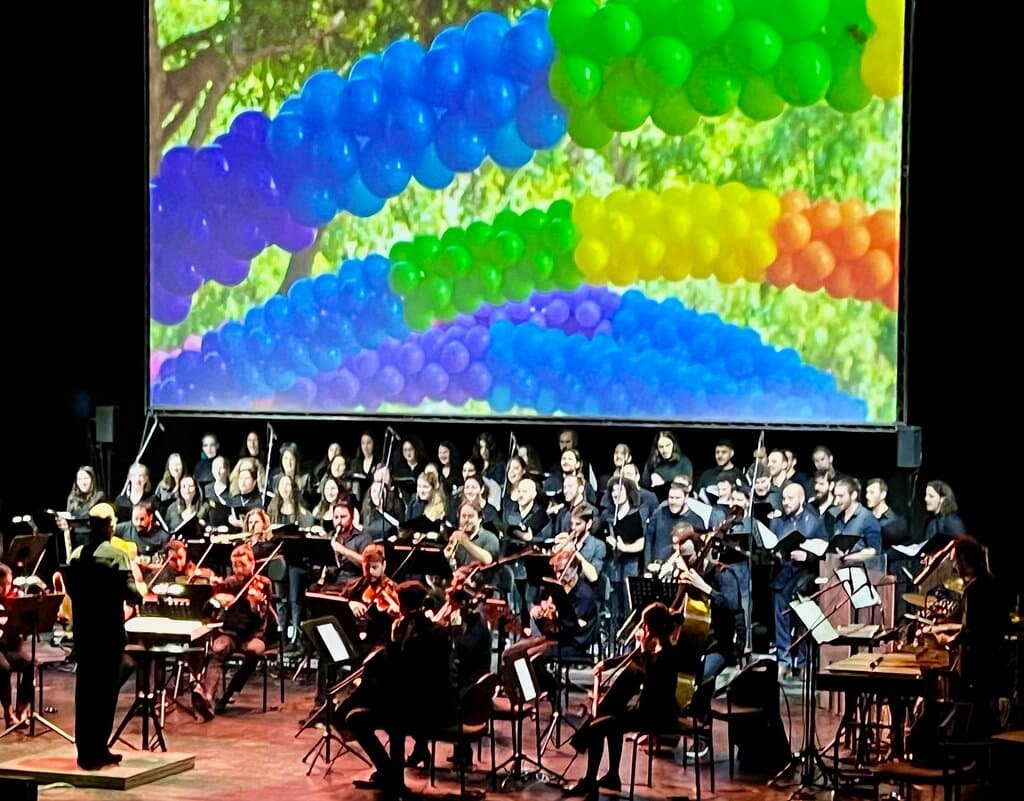 Mixed media of music, video and commentary.