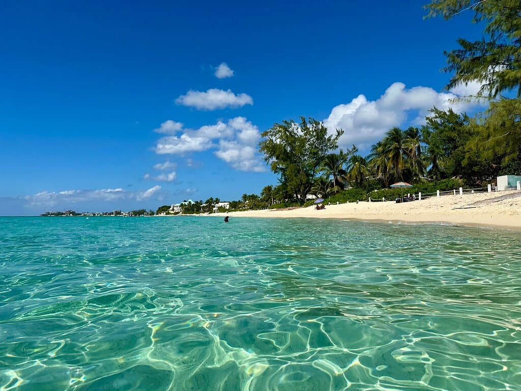 Gorgeous water and close to the beach which is nice if you have young toddlers that keep running back and forth into the water.