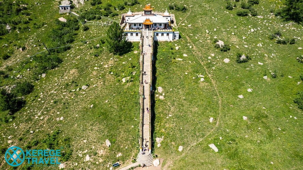 Aryabal Meditation Temple: This Buddhist temple is nestled in the mountains and provides a serene and tranquil atmosphere for meditation and reflection. Visitors can explore the temple complex, admire the stunning views, and learn about Buddhist traditions.