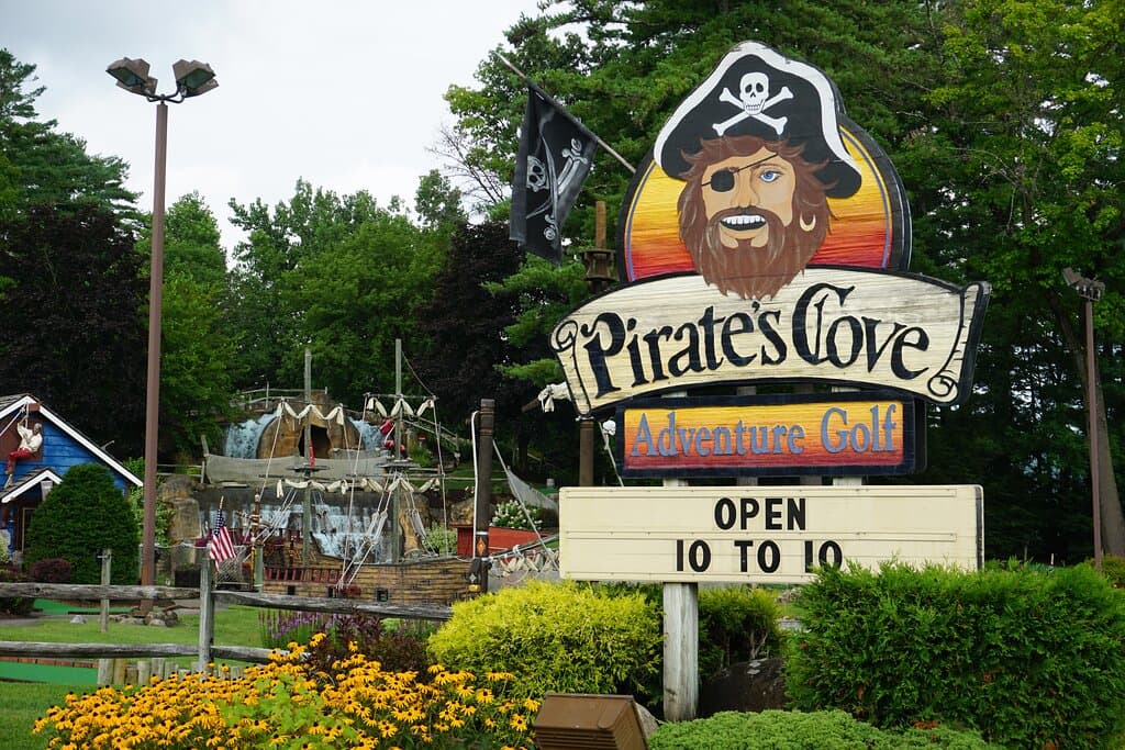 Welcome to Pirates Cove 