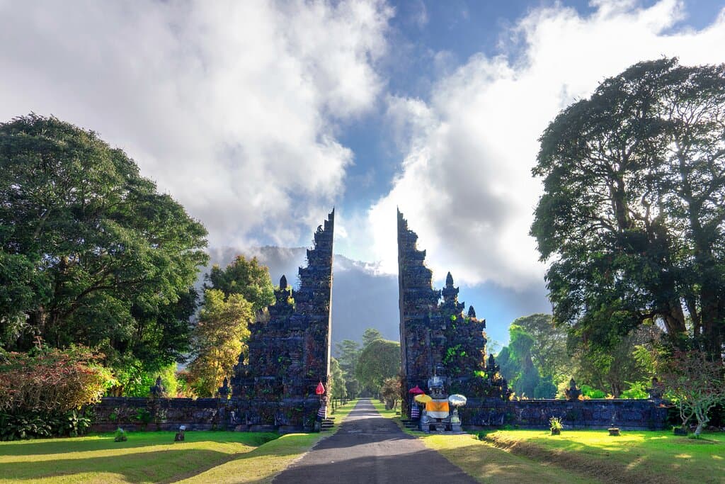 Handara Gate reflects Bali's rich cultural heritage, serving as a symbol of the island's traditions and identity.