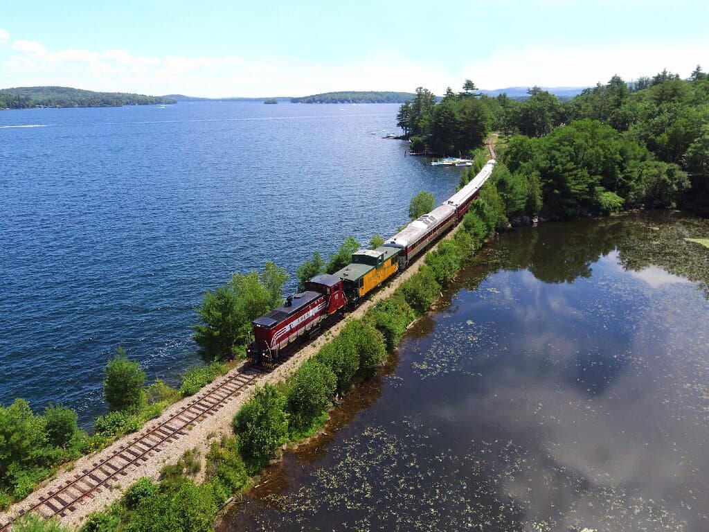 Winnipesaukee Scenic Railroad olong the lake